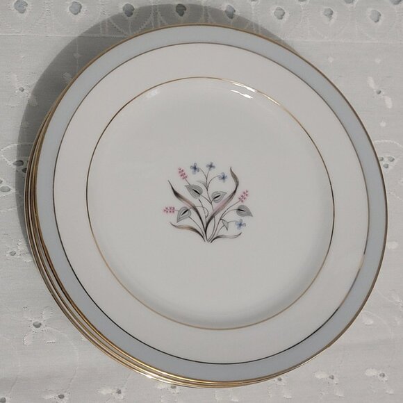 4 Vintage 1950's Vista Valmont China made in Japan. 6 1/2" Bread & Butter plates - Picture 2 of 8